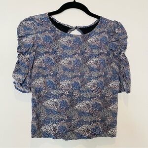 Abercrombie & Fitch Gathered Sleeve Boatneck Blouse in Blue Floral, Size Small